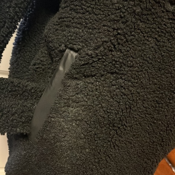 Athleta black cozy Sherpa snap 1/4 snap sweatshirt, small, new - Picture 3 of 14